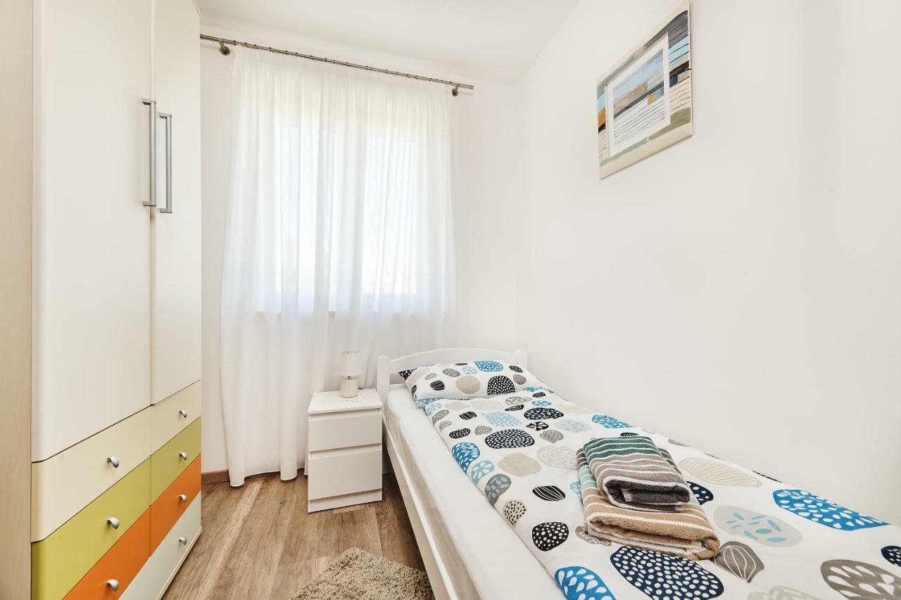 Apartment Ana Brtonigla Eksteriør billede